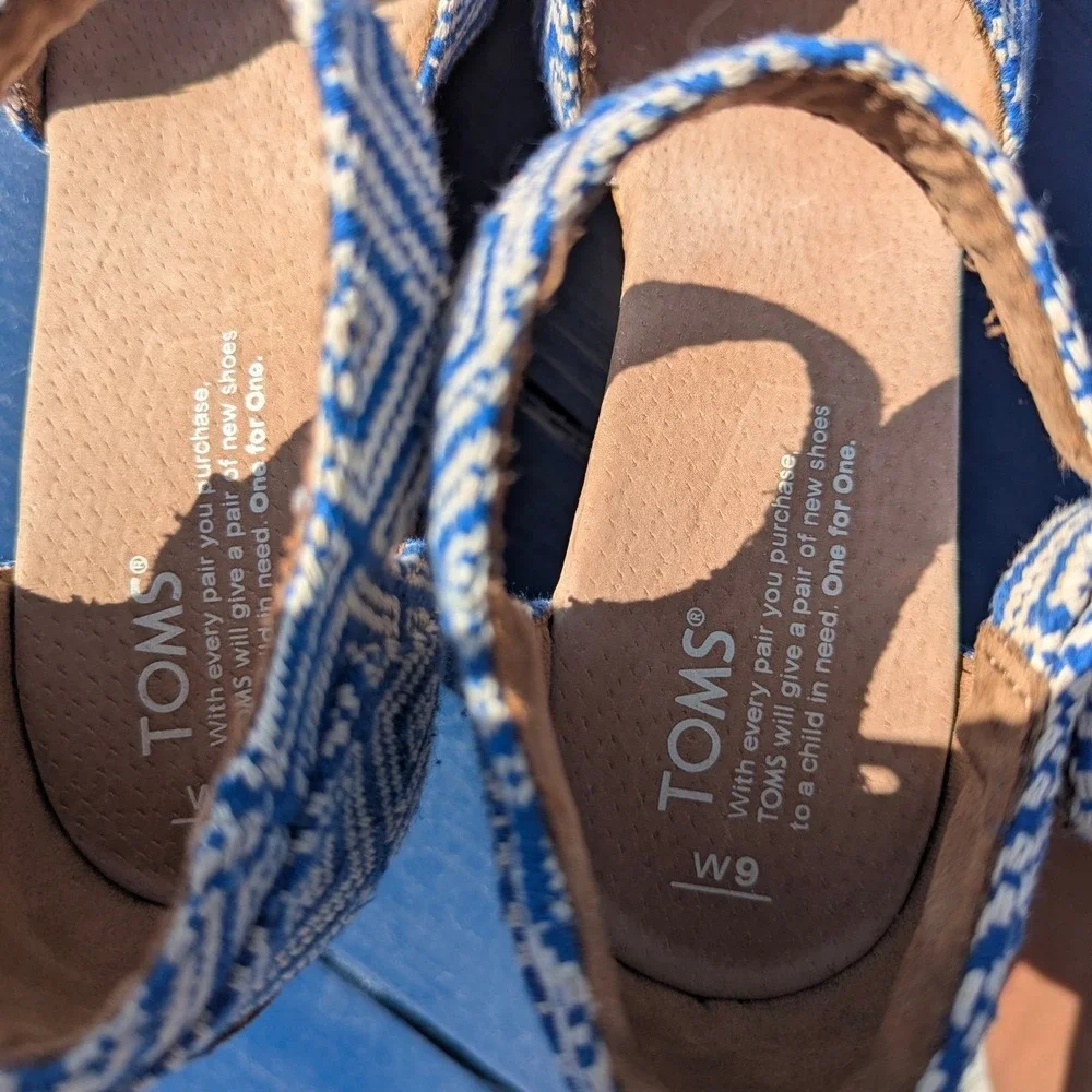 Platform TOMS Blue White Woven Cork Wedge Sandals Women Size 9 Boho Summer